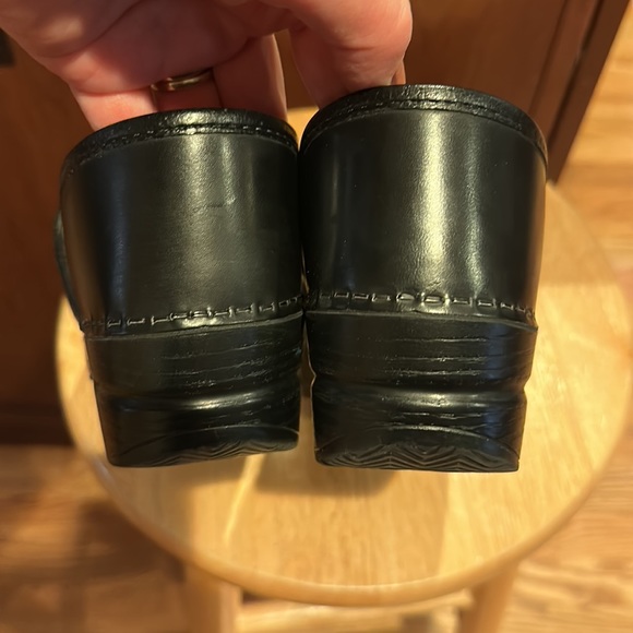 Dansko black clogs size 38 (women’s size 8) - Picture 7 of 10